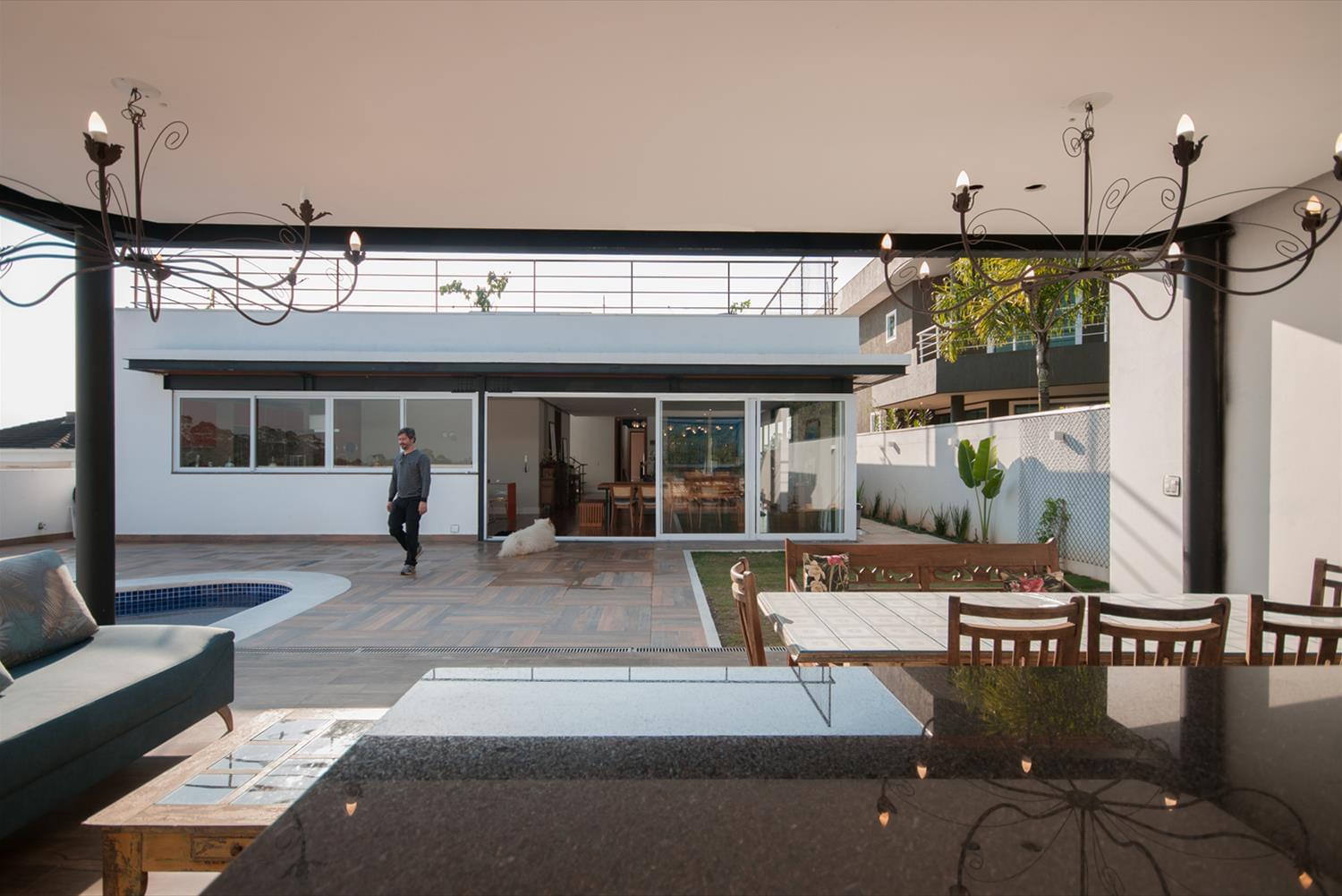 巴西金属立方体住宅-12