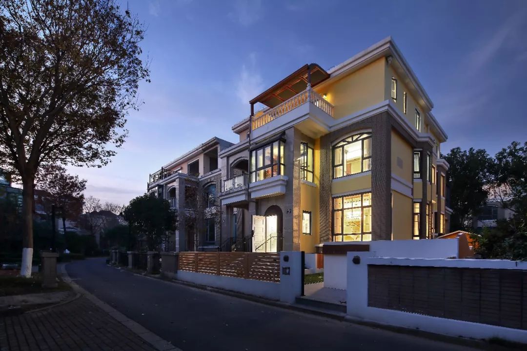 包豪斯色彩碰撞,打造 500 平方米艺术摩登空间-37