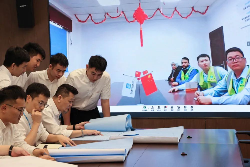 主流媒体刷屏丨中建深装为埃及“新金字塔”披上“防晒衣”-67