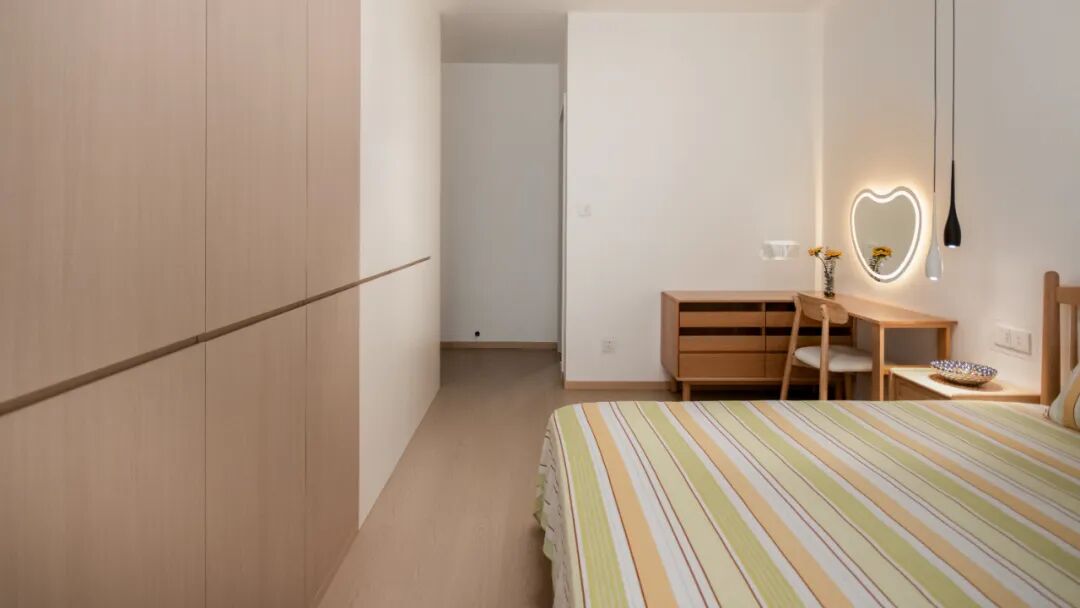 134㎡广州四口之家，巨巨巨温馨的大平层，这套极简原木风直接封神！-158