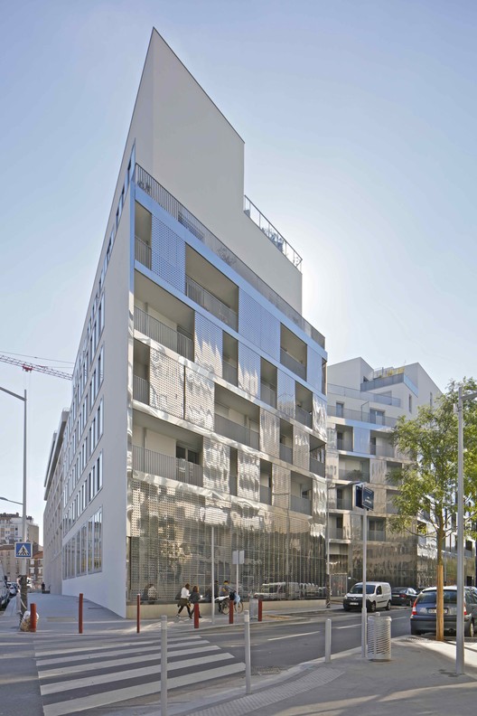 布洛涅比兰库尔特河畔住宅区折叠式设计-2