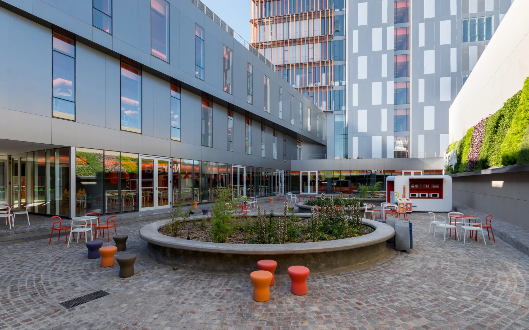 橙色大楼 · 创新,效率与愉悦的办公空间-26