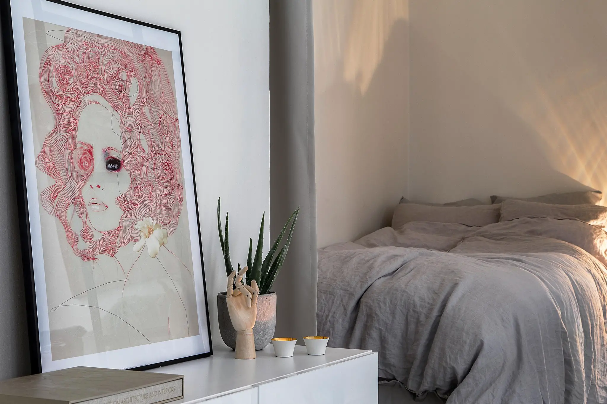 玻璃隔断打造独特卧室空间-4