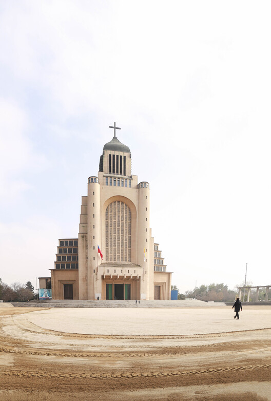 圣地亚哥建筑城丨智利圣地亚哥-20