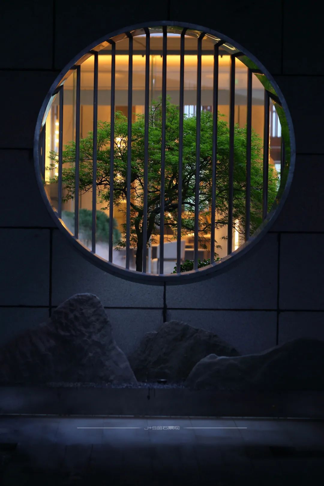 南京长江之舟华邑酒店中庭 | 融山水之景,显古典园林之美-26