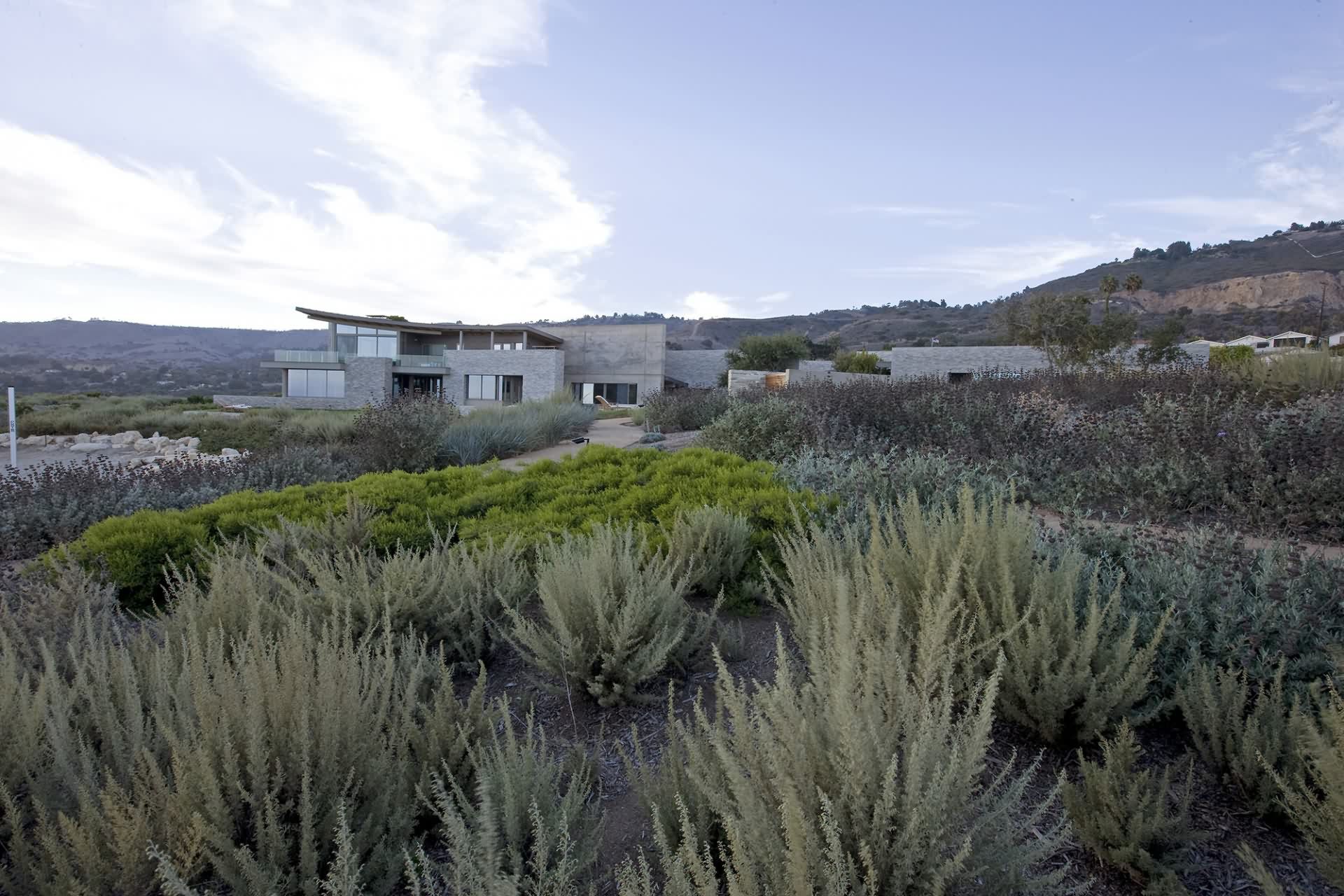 加州阿尔塔米拉别墅庭院,原生植物与景观巨石的和谐共生-12