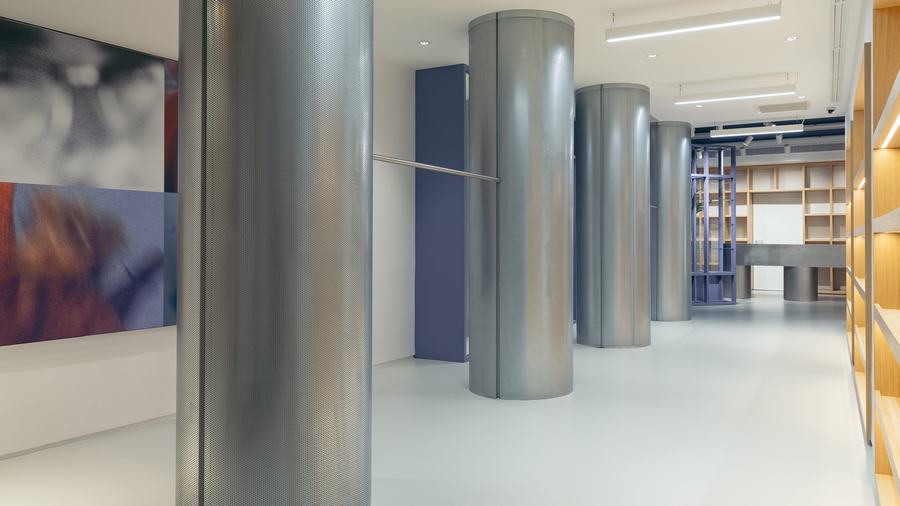 潮流品牌stussy（斯图西）最新巴黎店，坚持了品牌的身份，同时适应当地 - 米尚丽零售设计网 MISUNLY- 美好品牌店铺空间发现者-0