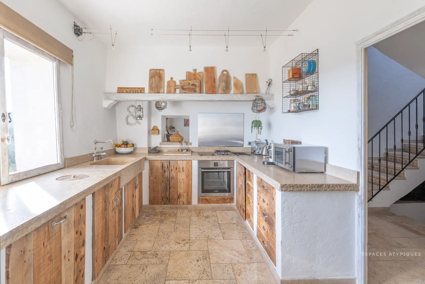 18 世纪普罗旺斯羊舍的现代改造 | 古典与当代的完美融合-4