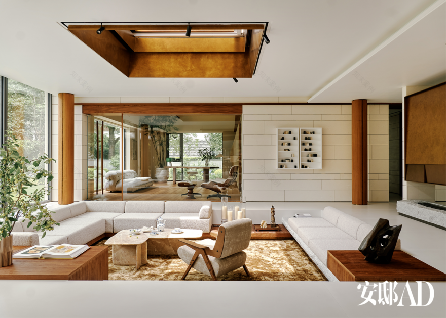 她将车库变展厅,阳光做灯光,让艺术“活”过来-12