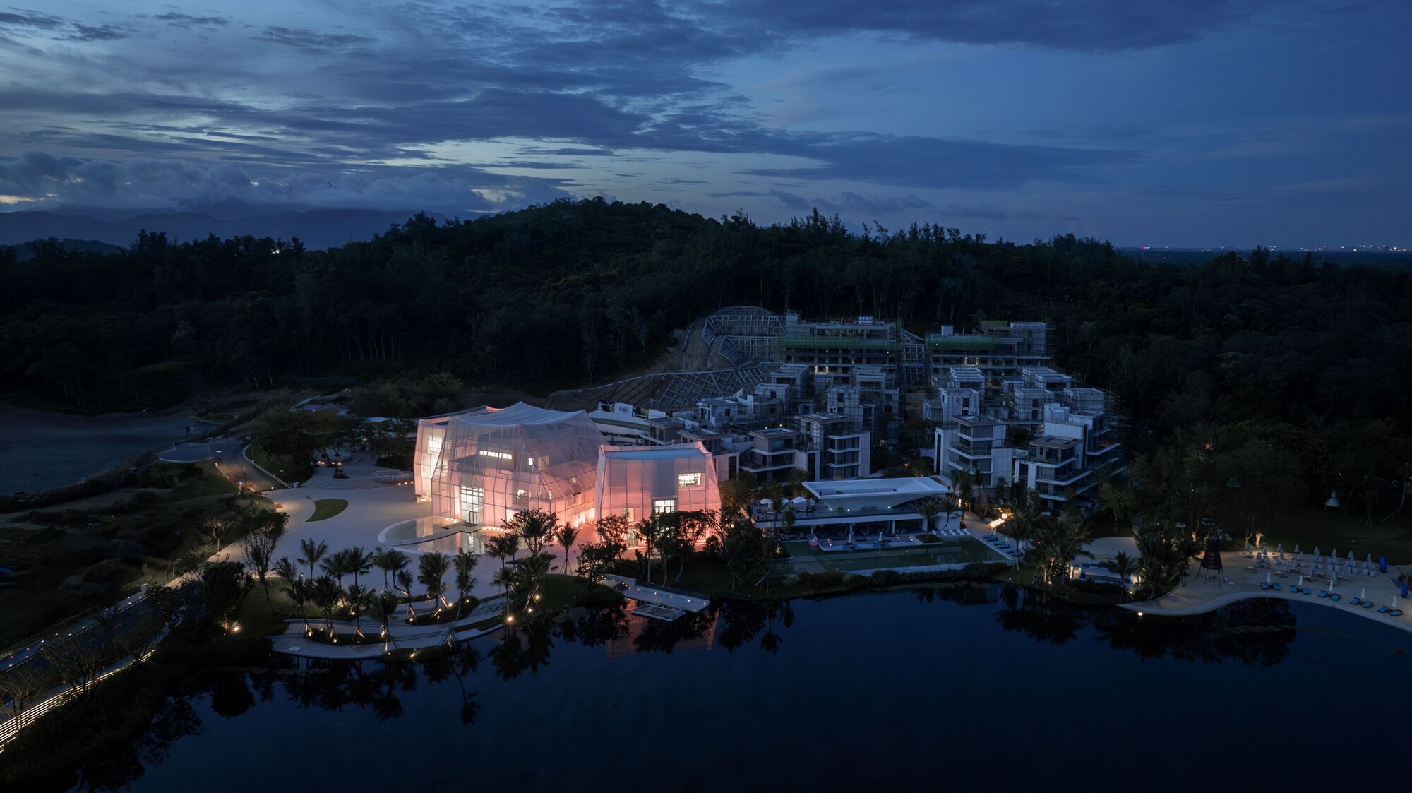 Flickering Peak CP·SUN RIVER Art Gallery / Wutopia Lab-57