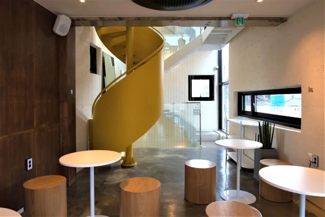 千年庆州咖啡馆 | 融合历史与现代的空间艺术-13