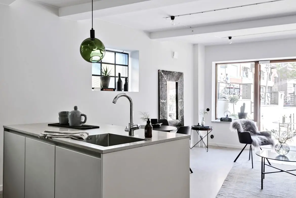 独特三角形公寓设计，空间利用与户外景观完美结合-3