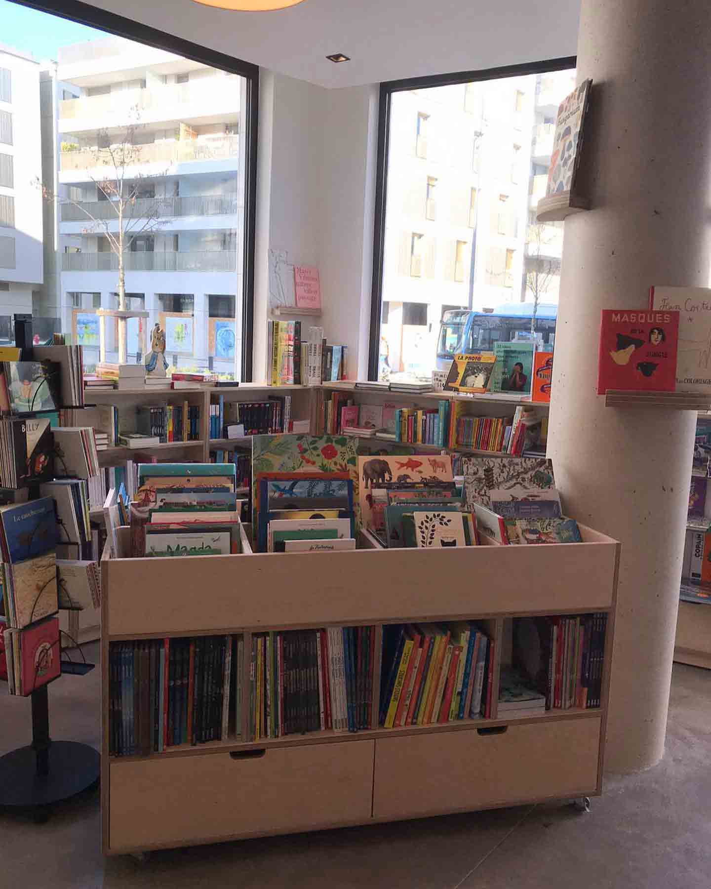 LIBRAIRIE LIRAGIF书店室内设计丨Alexis DUQUENNOY-7