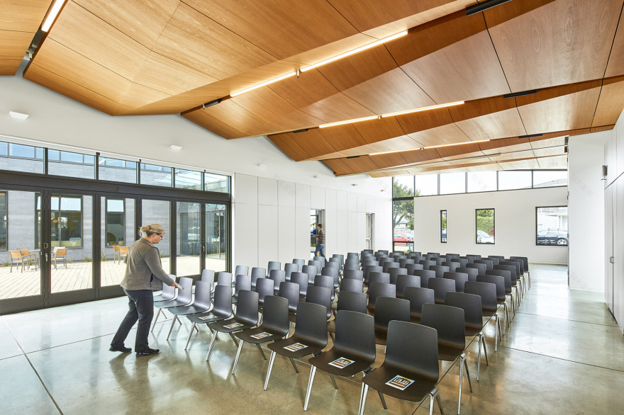 美国半月湾图书馆-105