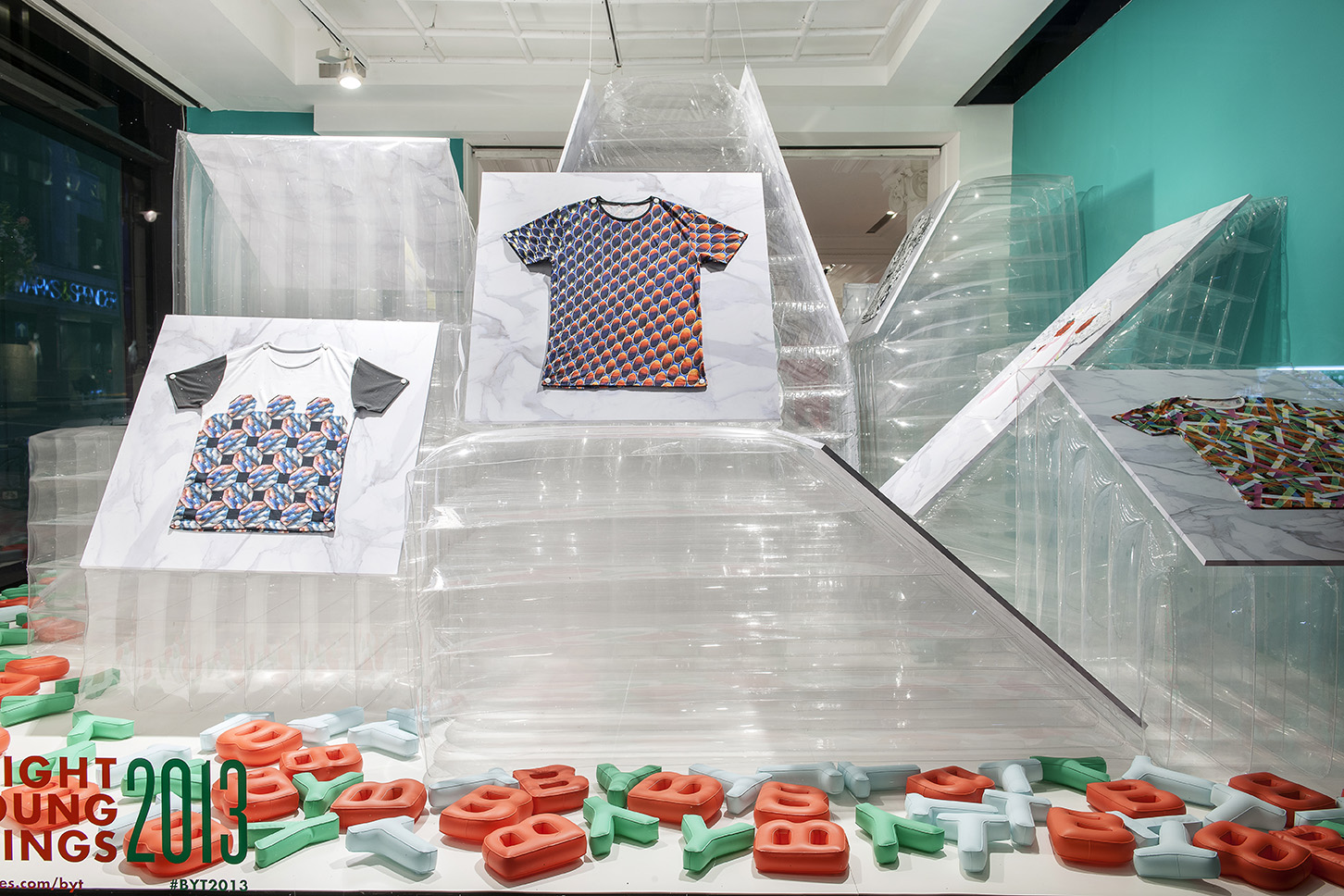 Selfridges“瞬息永恒”的年轻创意展示-18