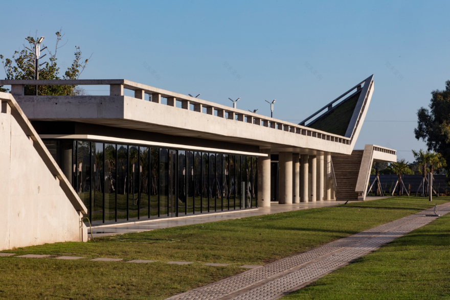 融合景观的圣克拉拉公园 Pavilion in Parque Santa Clara-45