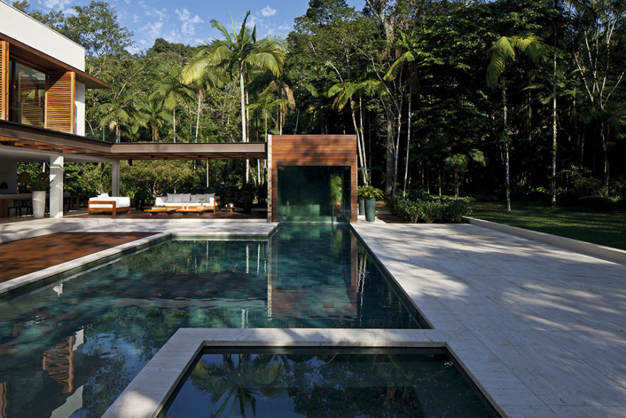 雨林环绕的海滩避难所-3