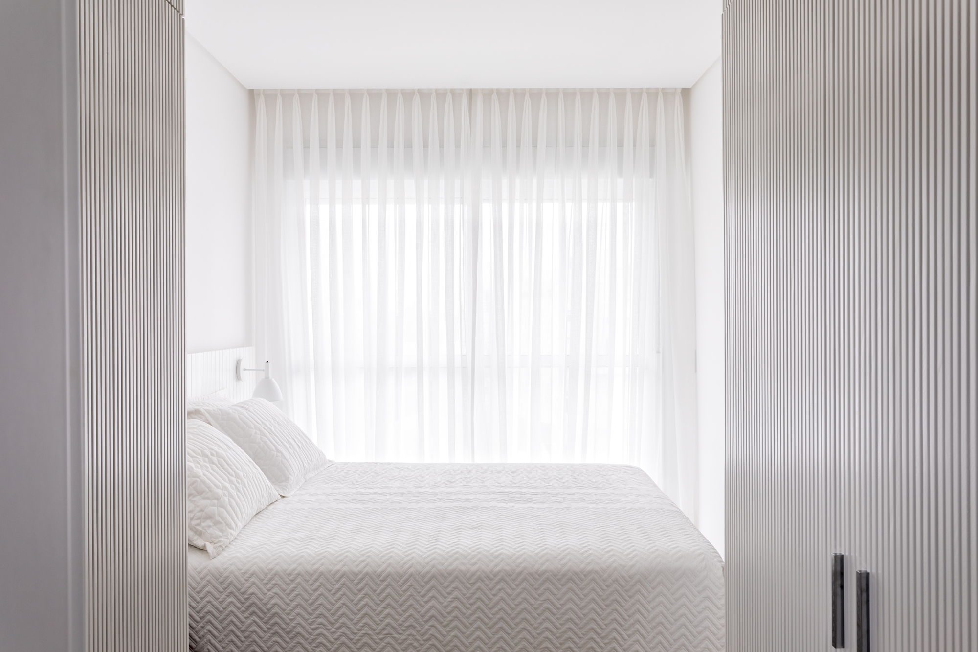 Praia Mansa Apartment / Leandro Garcia-30