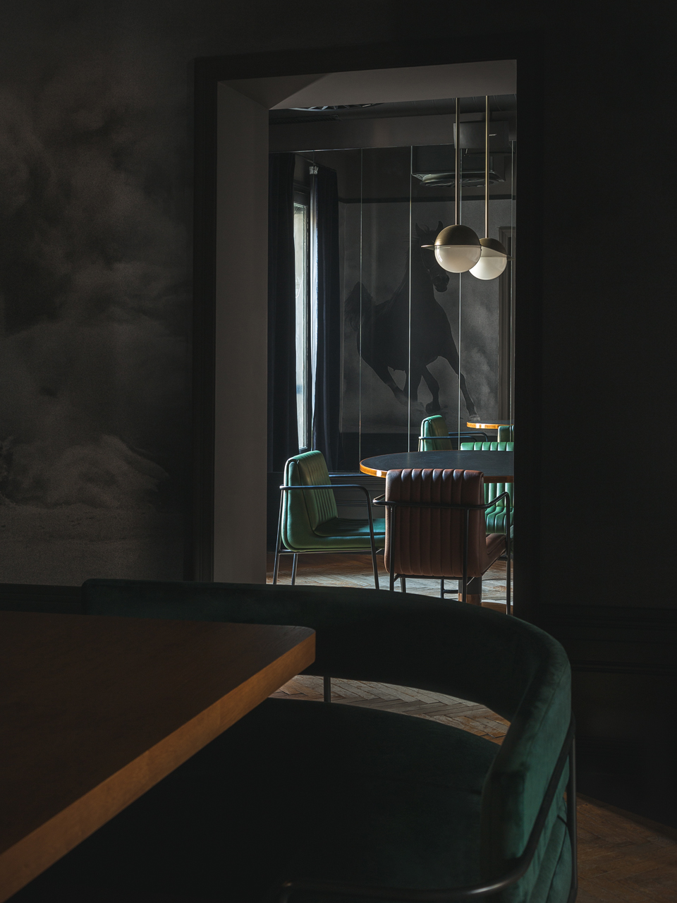 Autori Studio 打造独特休闲酒吧 | 惊喜与神秘并存-11