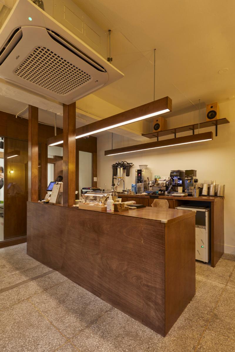 20 平米小空间，打造复古温馨咖啡馆-8