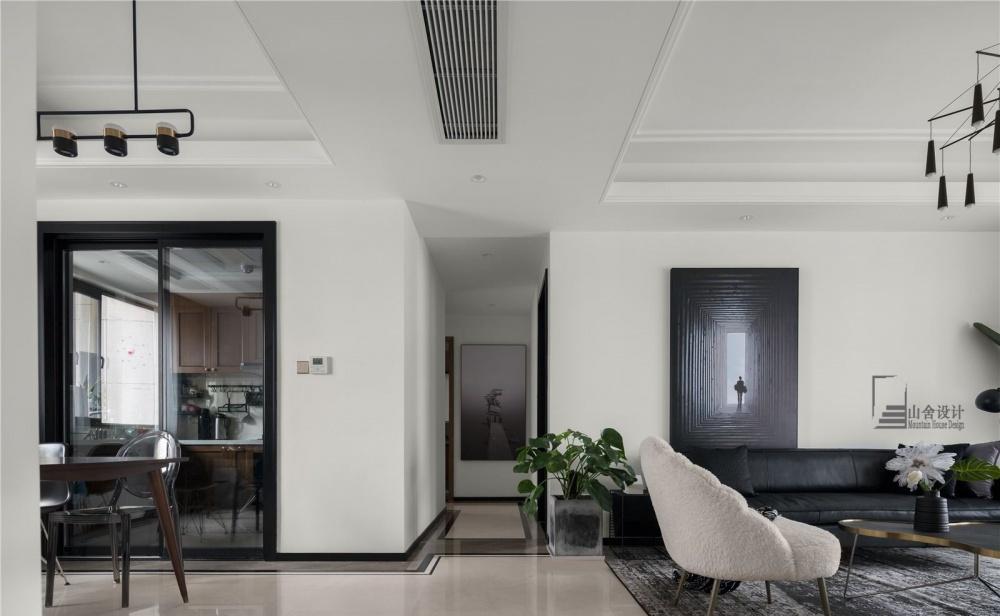 黑白基调的现代家居空间，书柜电视墙展现高雅品味-12