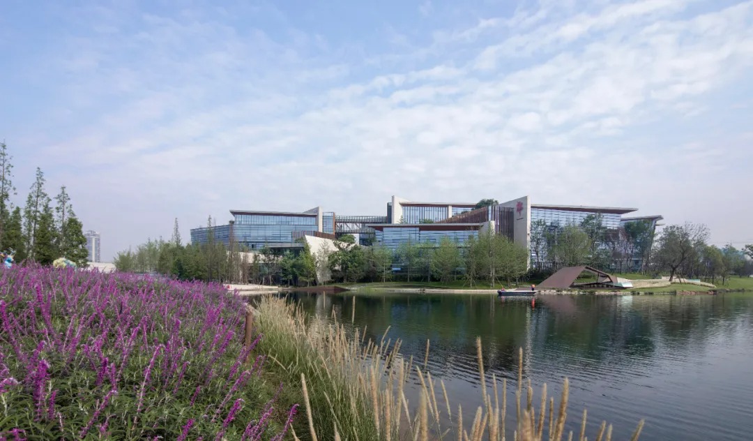 骏地设计丨成都麓湖郎酒集团总部 建筑设计 丨中国四川-14