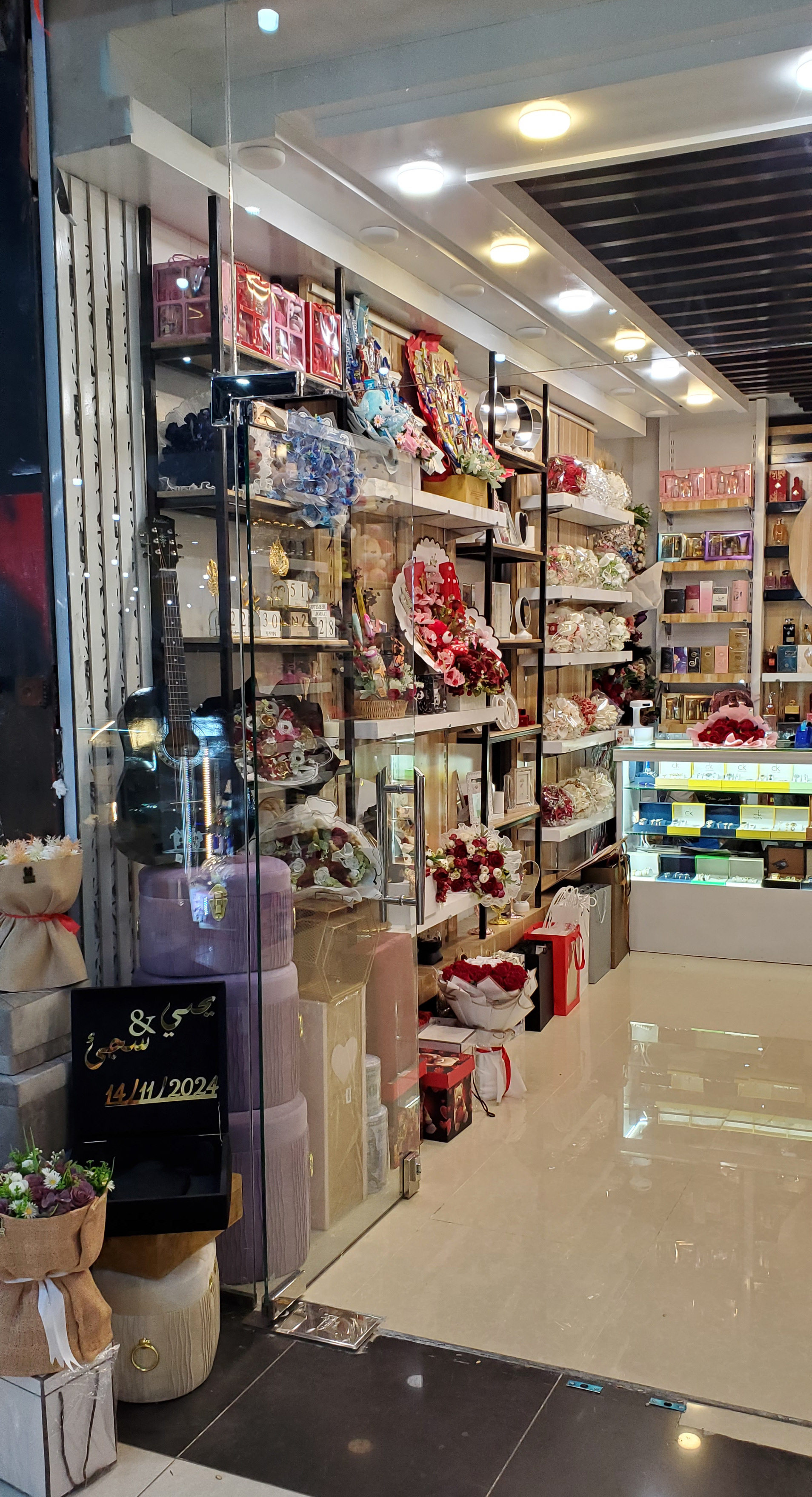 Flower Shop Interior Design – Modern Style-18