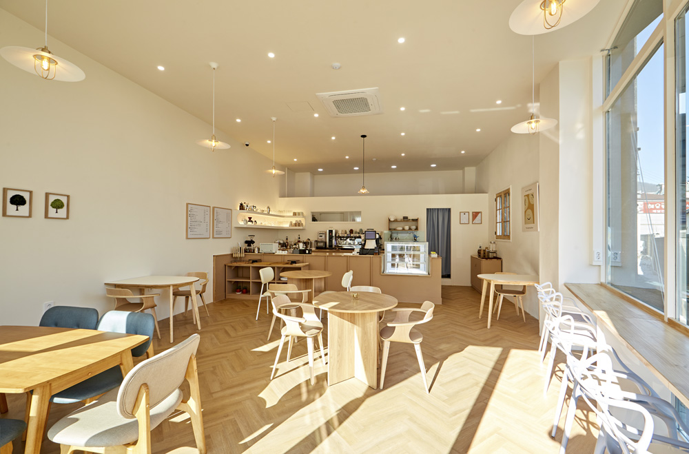 温馨 18 平米咖啡厅，打造温暖氛围-3