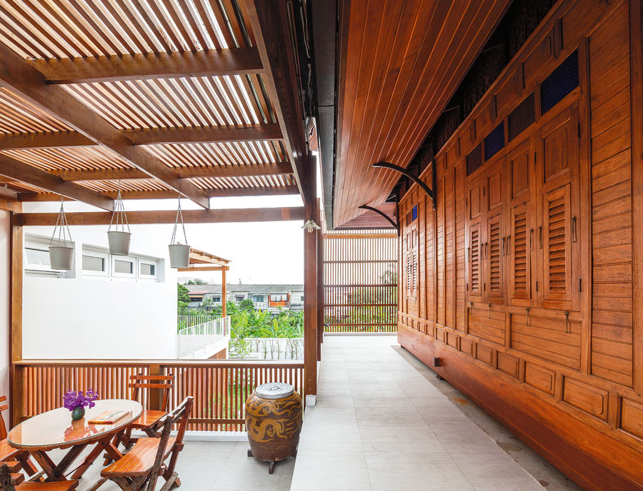 บ้านปูนผสมไม้ สไตล์โมเดิร์นที่เปิดใต้ถุงโล่งแบบไทยๆ-บ้านและสวน-13