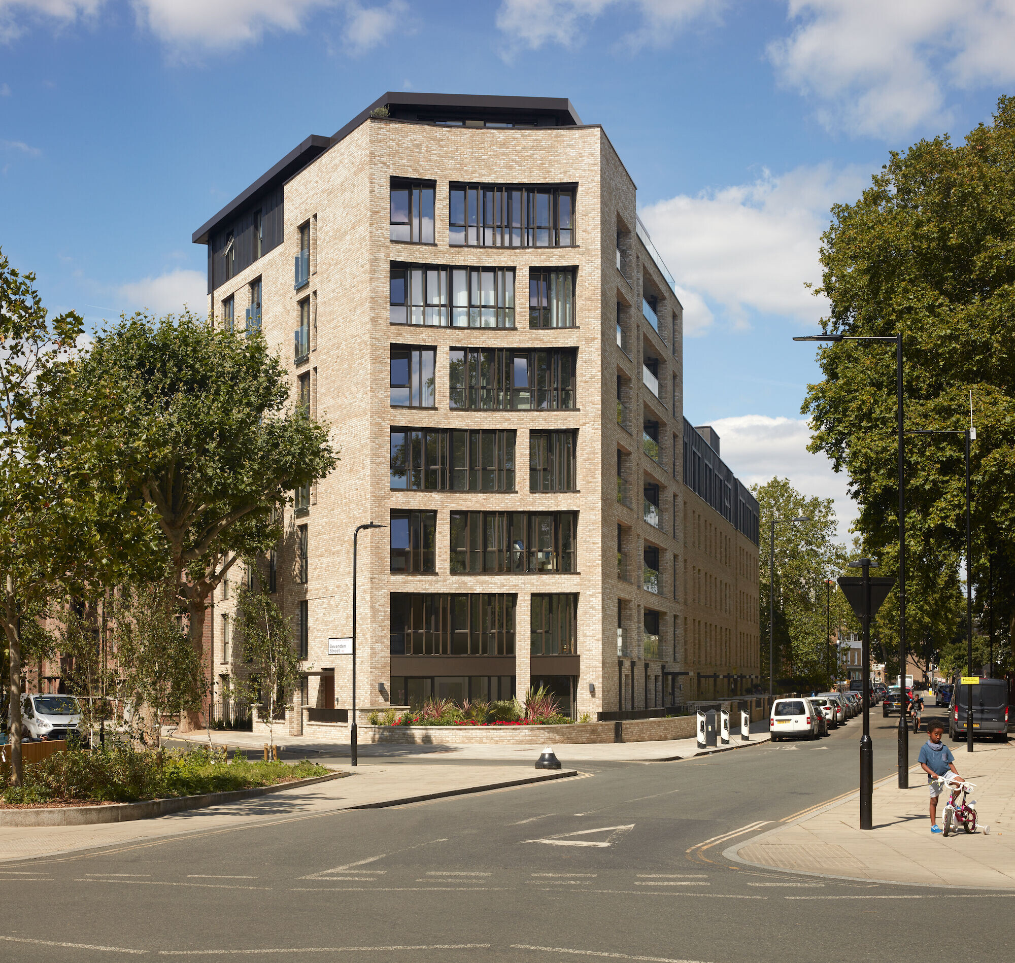 St Leonard’s Court · 混合型社区丨英国伦敦丨Child Graddon Lewis-43