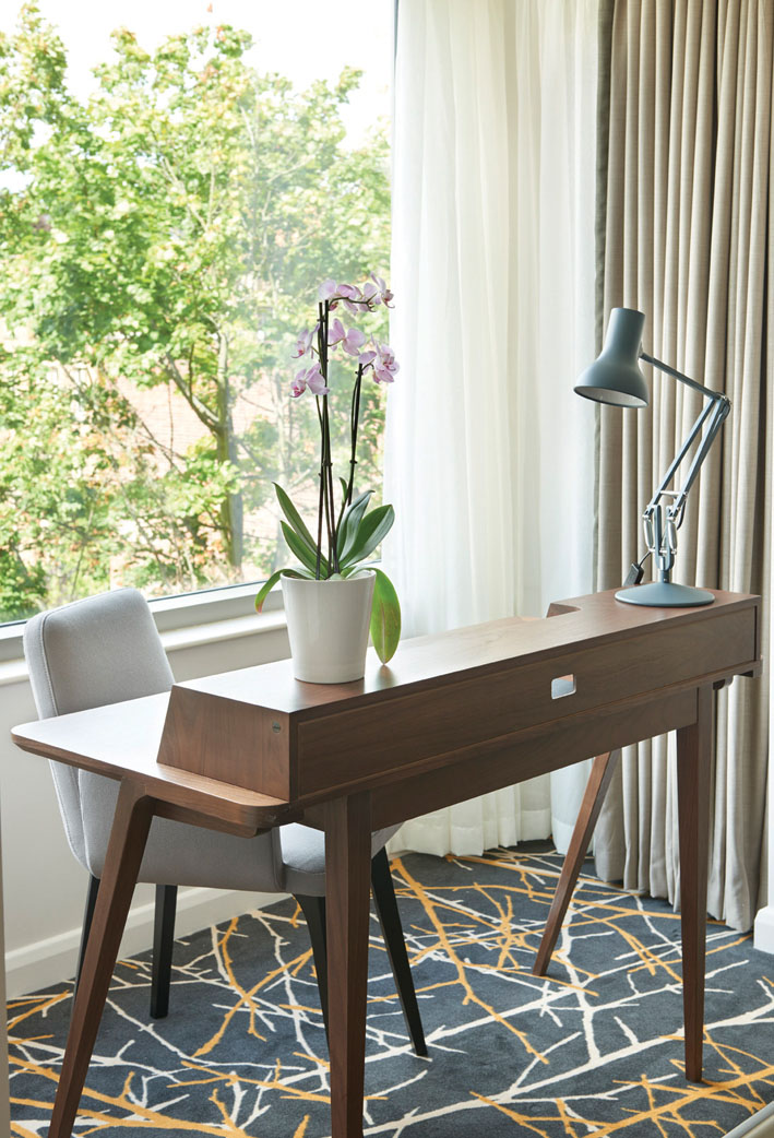 
						jQuery(document).ready(function() {
							jQuery("a[rel^='prettyPhoto']").prettyPhoto({
								social_tools : false,
								show_title : false
							});
						});
					-3