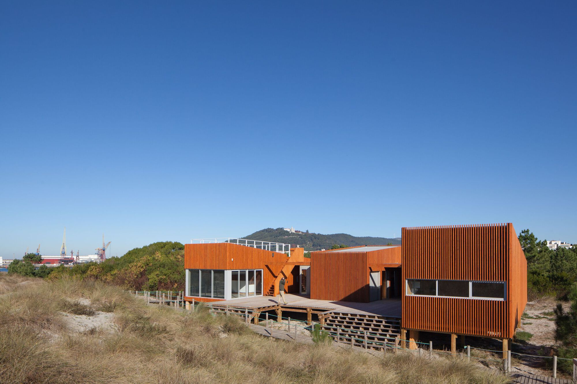 Support Center for Sports Activities / Branco Cavaleiro Architects-35