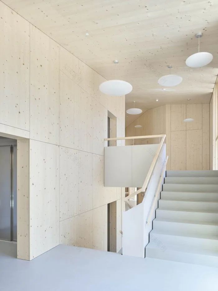 瑞士雷嫩斯幼儿园丨Atelier Pulver Architectes-30