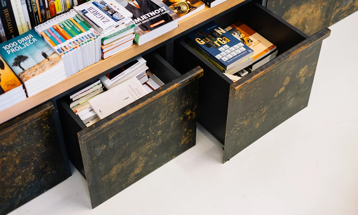 关爱环境与人的克罗地亚书店设计-10