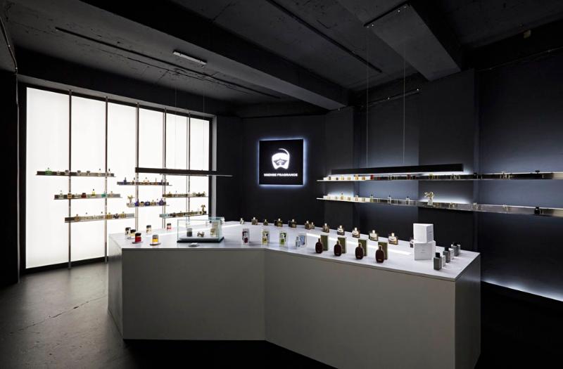 现代简约 30 平香水展示空间设计-10