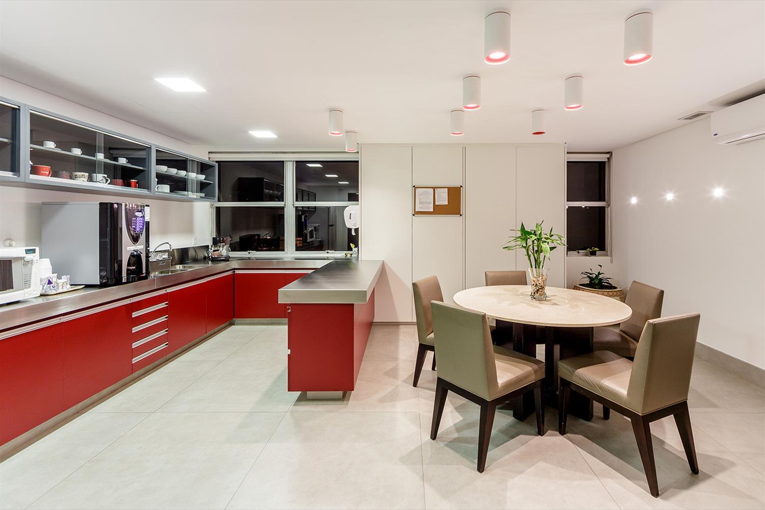 Latour Capital 办公室设计-12