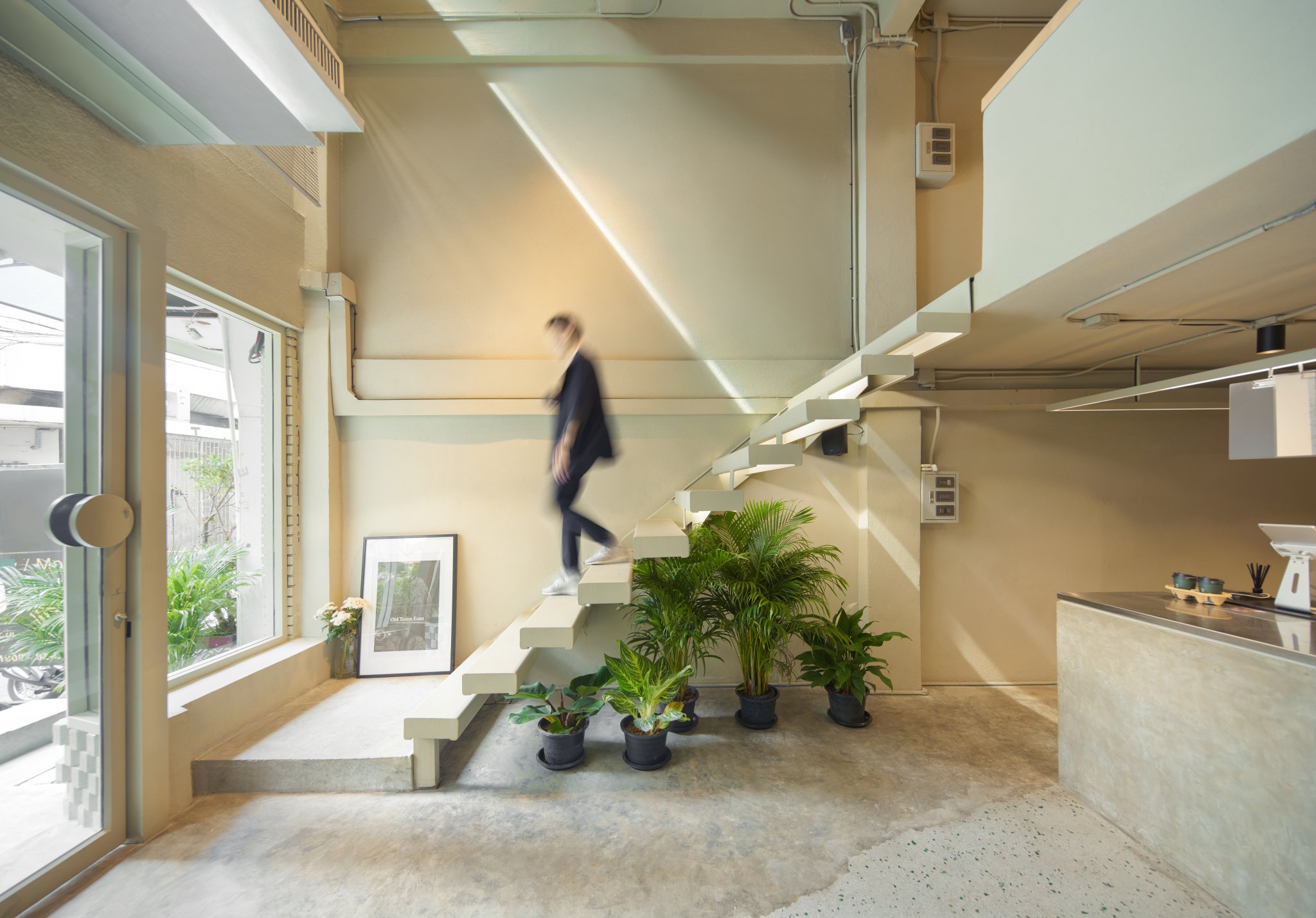 曼谷绿色森林里的简约艺术咖啡厅丨泰国曼谷丨Taste Space Co.,Ltd.-7