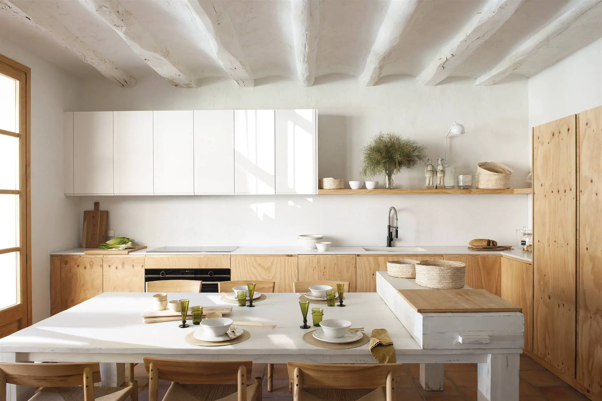 巴塞罗那古城，自然极简风别墅改造-4