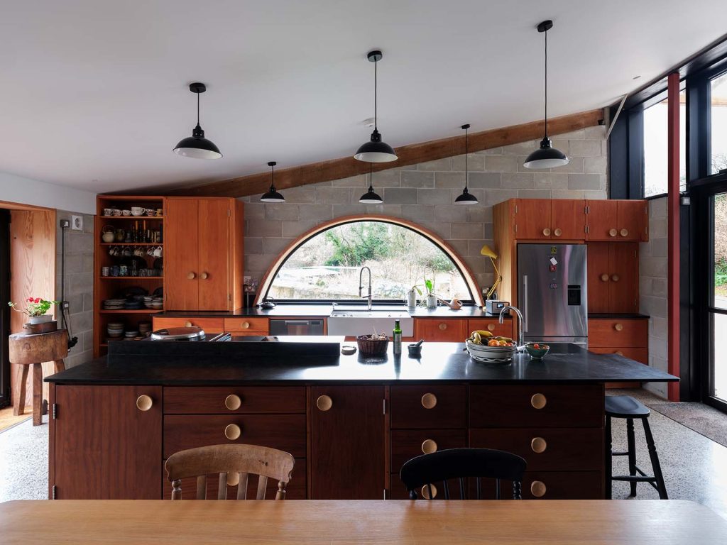 英国德文郡牛棚改造住宅及工作室丨David Kohn Architects-12