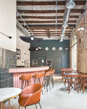 巴塞罗那的温暖工业风 | Nina Barcelona Restaurant