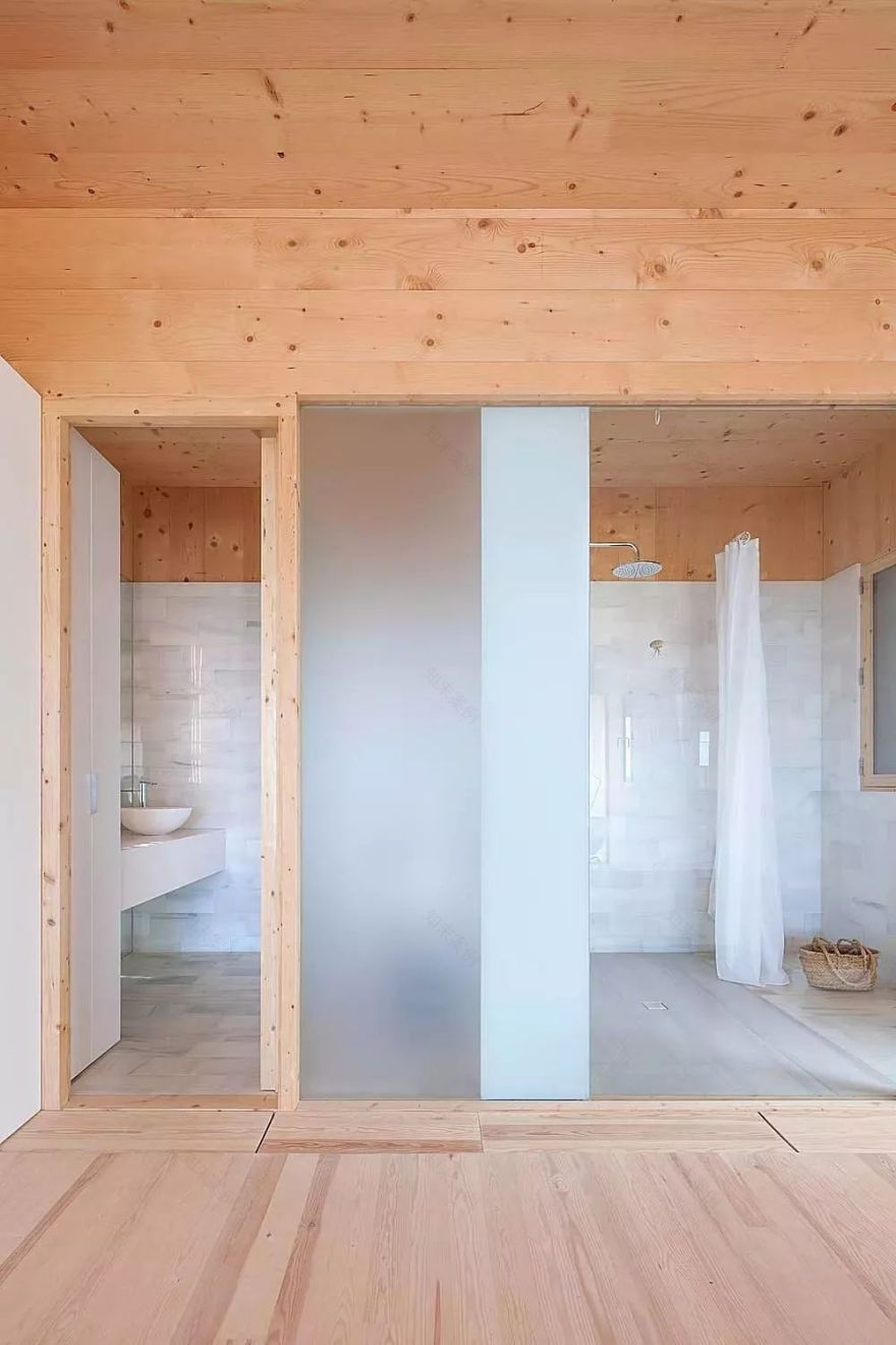 岩石上的住宅--木头做的房子 mariàcastelló-58