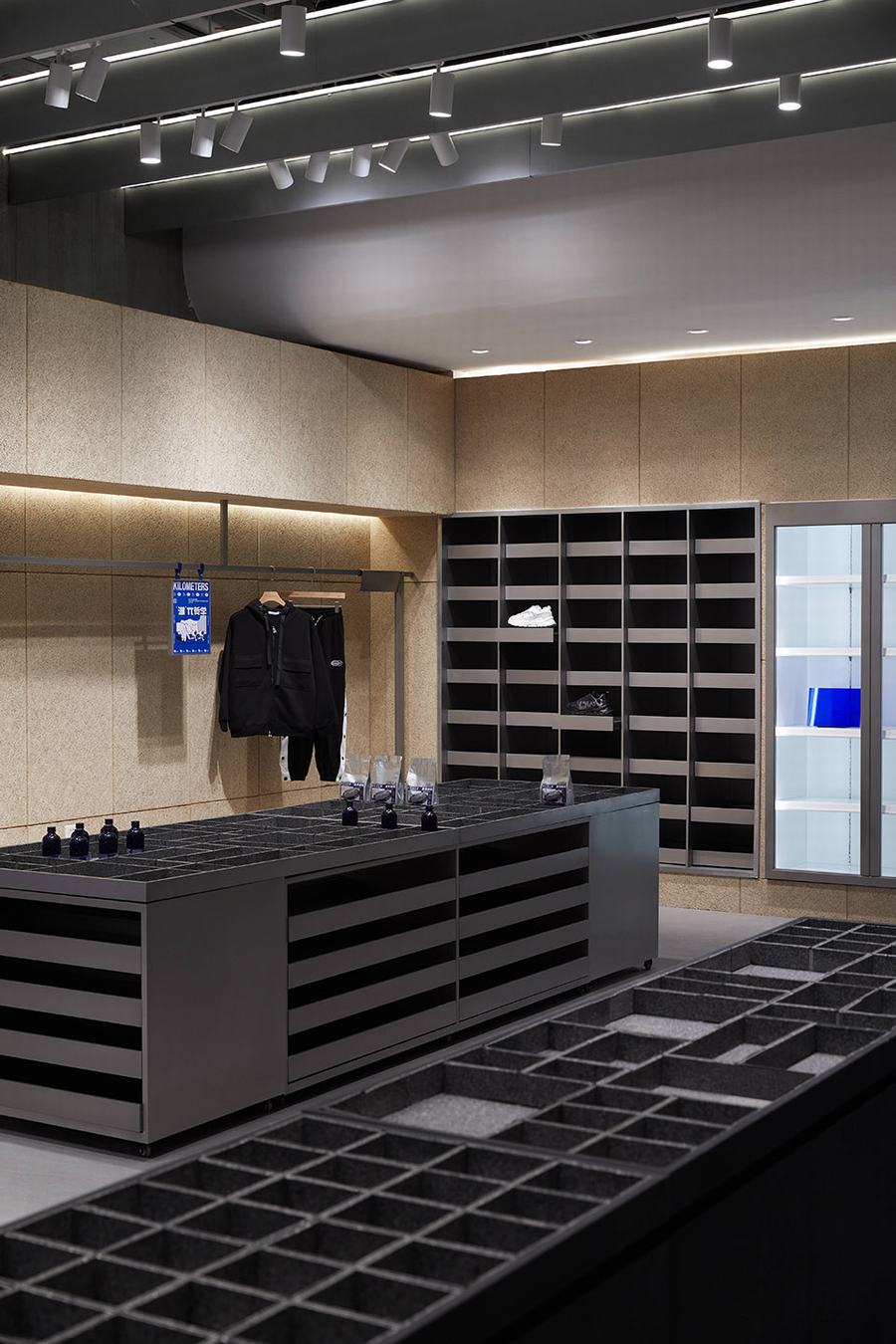 KILO METERS旗舰店， 购买体验和空间美学的融合 - 米尚丽零售设计网 MISUNLY- 美好品牌店铺空间发现者-15