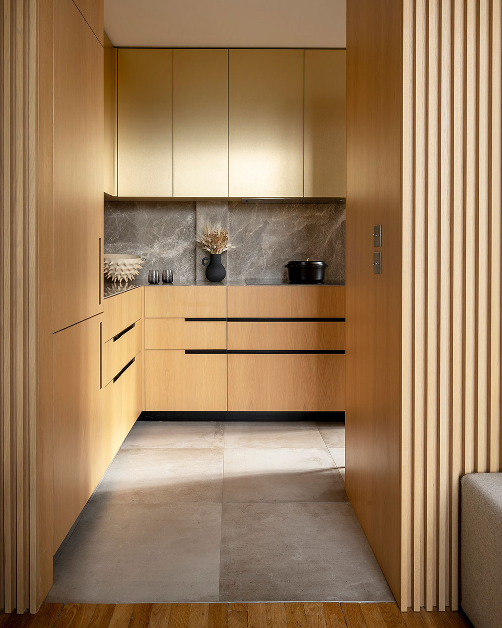 巴黎独特复式公寓 | 工业风与色彩艺术的完美融合-6