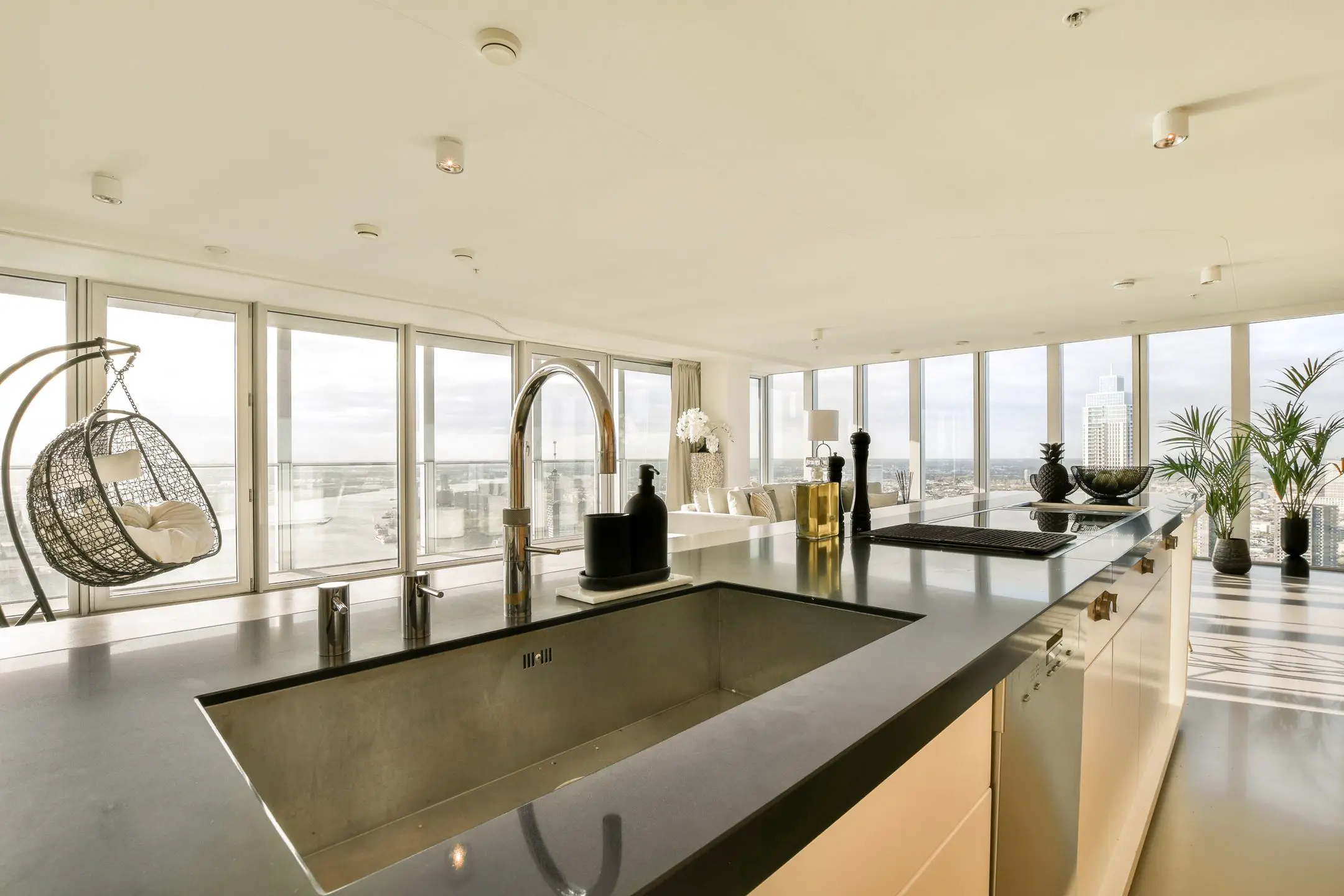 荷兰旋转大厦 | 超现代顶层公寓的惊艳设计-7