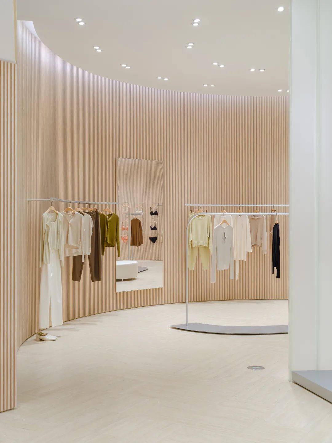 北京NEIWAI内外中环全新概念旗舰店丨中国北京-13