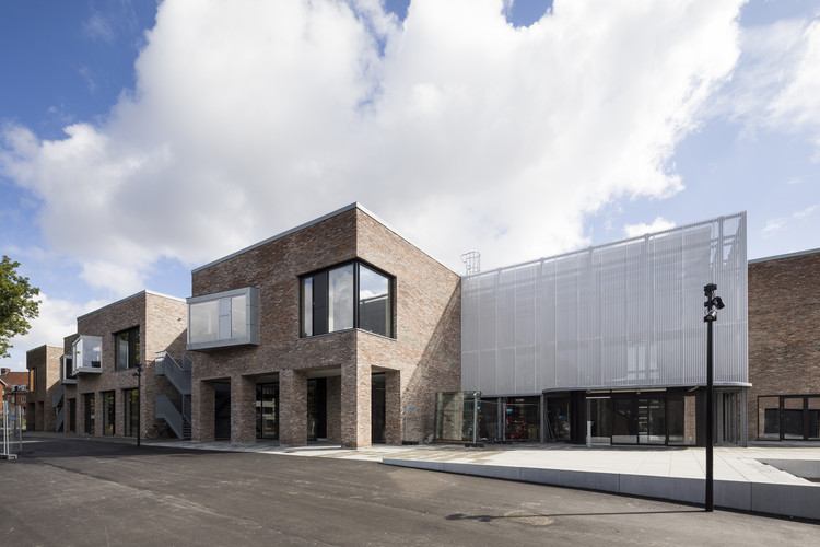 丹麦 Katrinedals 学校翻新融入城市，环保设计成社区活力中心-2