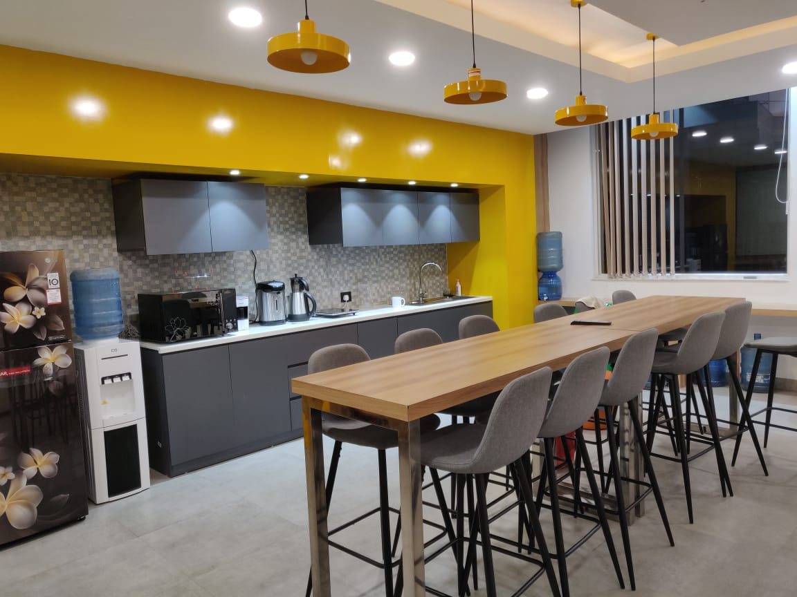 DesignWud Interiors 打造 3000-5000 平方英尺的现代办公空间-10