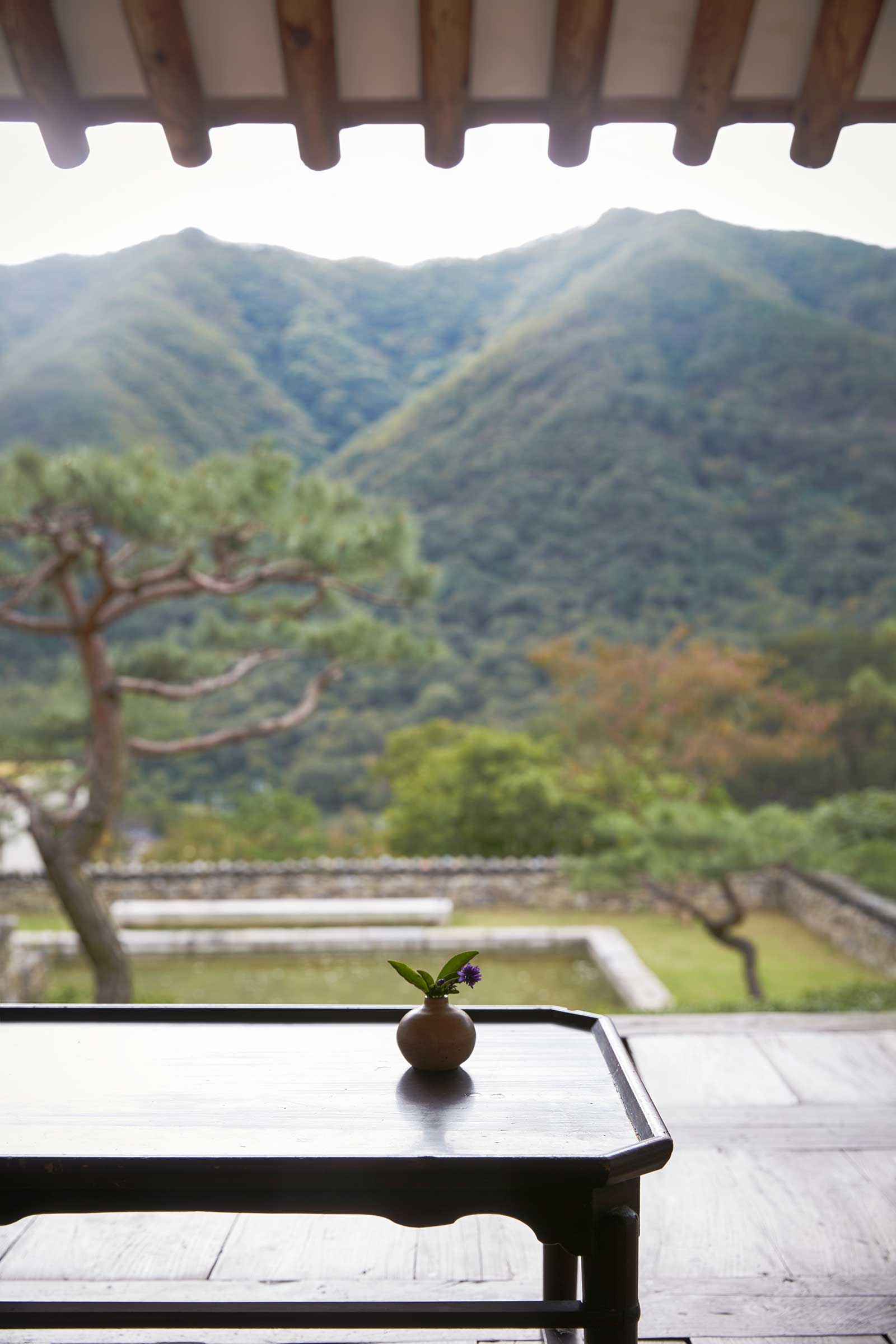 A Hanok Hotel in the Mountains — Design Anthology-3