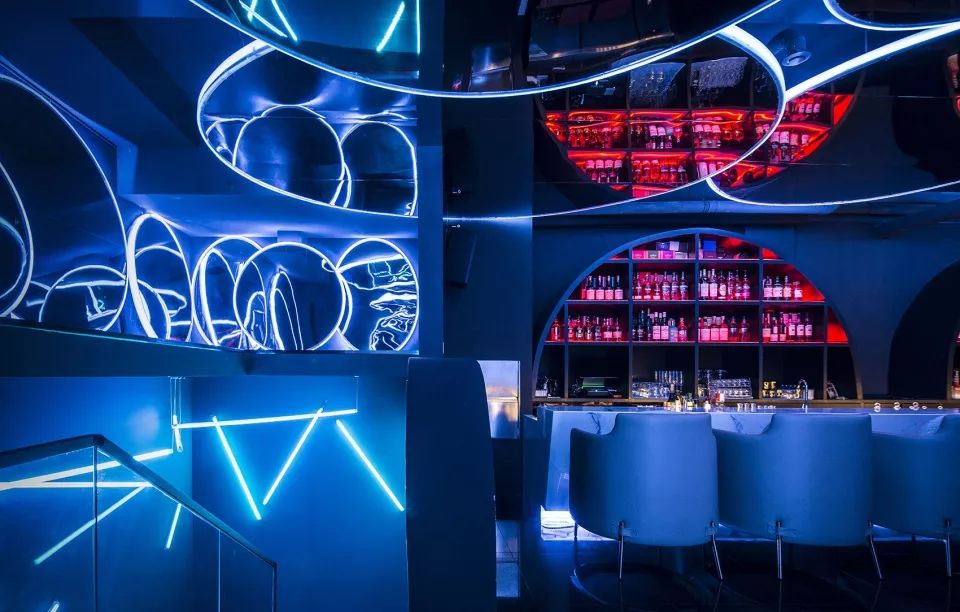 杭州“噪音银行”酒吧 | 镜像空间中的复古与未来对话-27