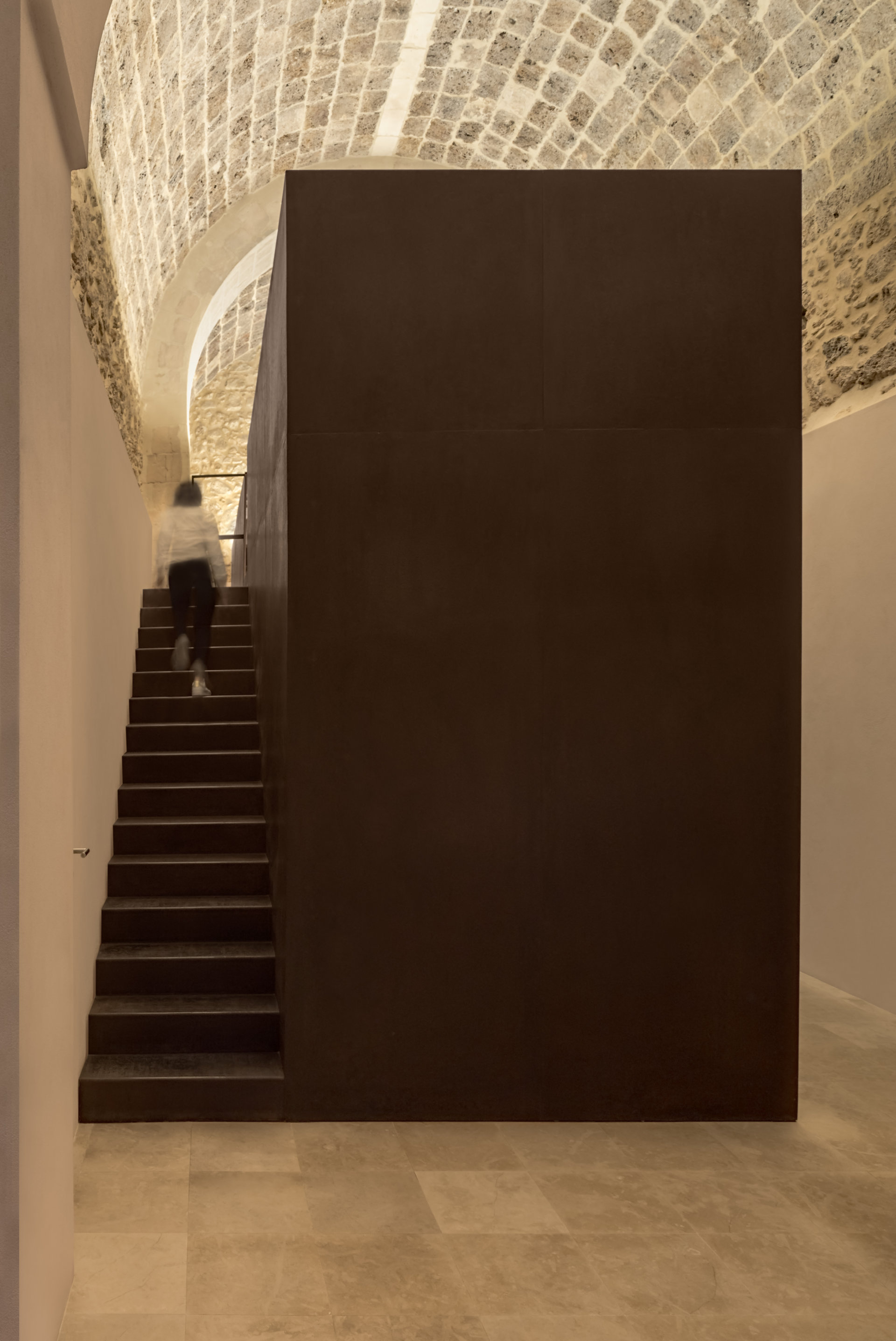 古老建筑的新生 | 意大利 18 世纪耶稣会修道院餐厅设计-12